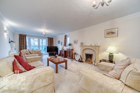 2 bedroom flat for sale, Flat 14 Gleneagles, 21 Links Gate