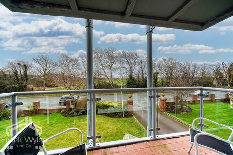 2 bedroom flat for sale, Flat 14 Gleneagles, 21 Links Gate