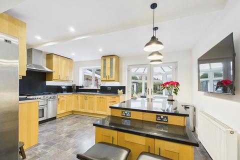 4 bedroom semi-detached house for sale, Manor Close, Beverley, HU17 7BP