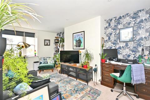 1 bedroom flat for sale, Cavendish Place, Eastbourne