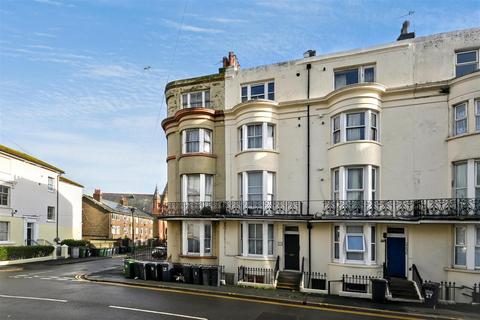 1 bedroom flat for sale, Cavendish Place, Eastbourne