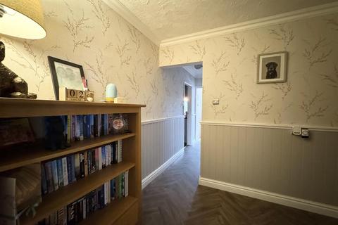 4 bedroom detached bungalow for sale, Pilling Lane, Scissett, Huddersfield HD8 9JF