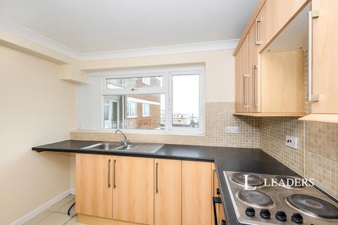 2 bedroom flat to rent, Sea Front, Hayling Island, Hampshire, PO11
