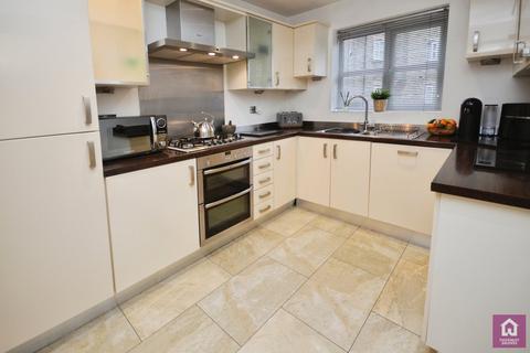 4 bedroom house for sale, Stately Drive, Manchester M24