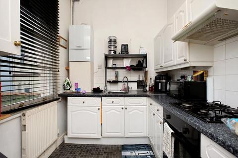 2 bedroom maisonette for sale, Fore Street Teignmouth TQ14