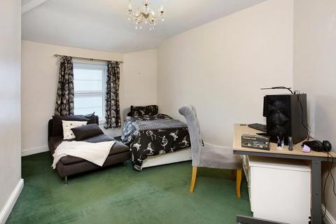 2 bedroom maisonette for sale, Fore Street Teignmouth TQ14