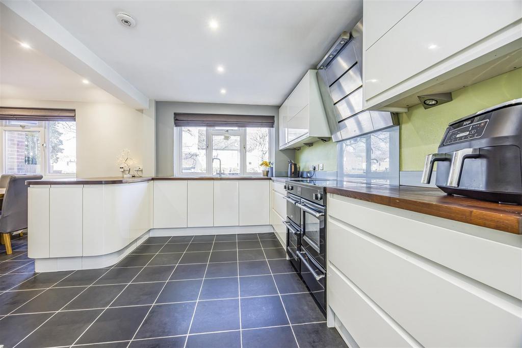 2 Warfield Avenue, Waterlooville-Portico Marketing-