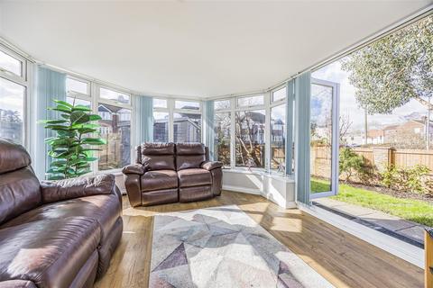 4 bedroom detached house for sale, Warfield Avenue, Waterlooville PO7