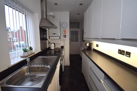 2 bedroom flat for sale, Warwick Road, South Shields