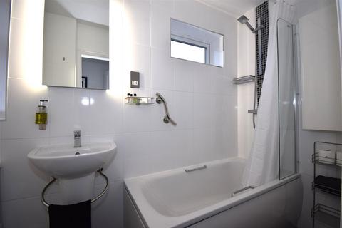 2 bedroom flat for sale, Warwick Road, South Shields