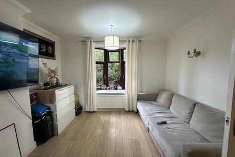 undefined, Dagenham RM8