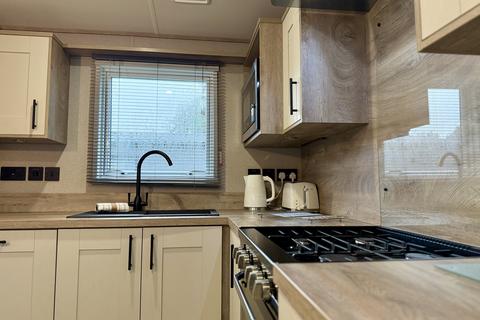 3 bedroom lodge for sale, Melbourne Road, Allerthorpe YO42