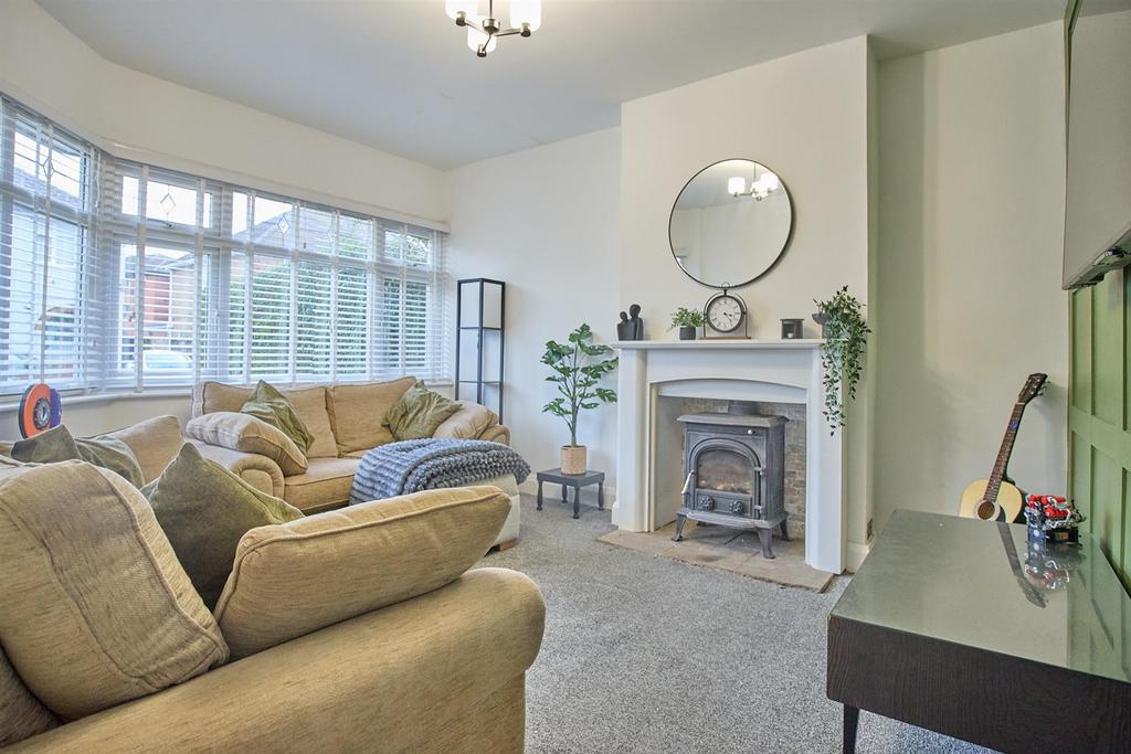 Lounge to Front