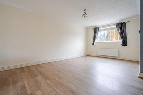 undefined, Selwyn Close, Windsor
