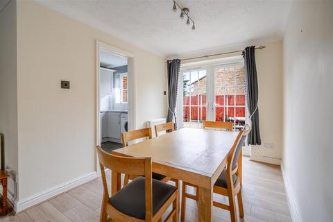 undefined, Selwyn Close, Windsor