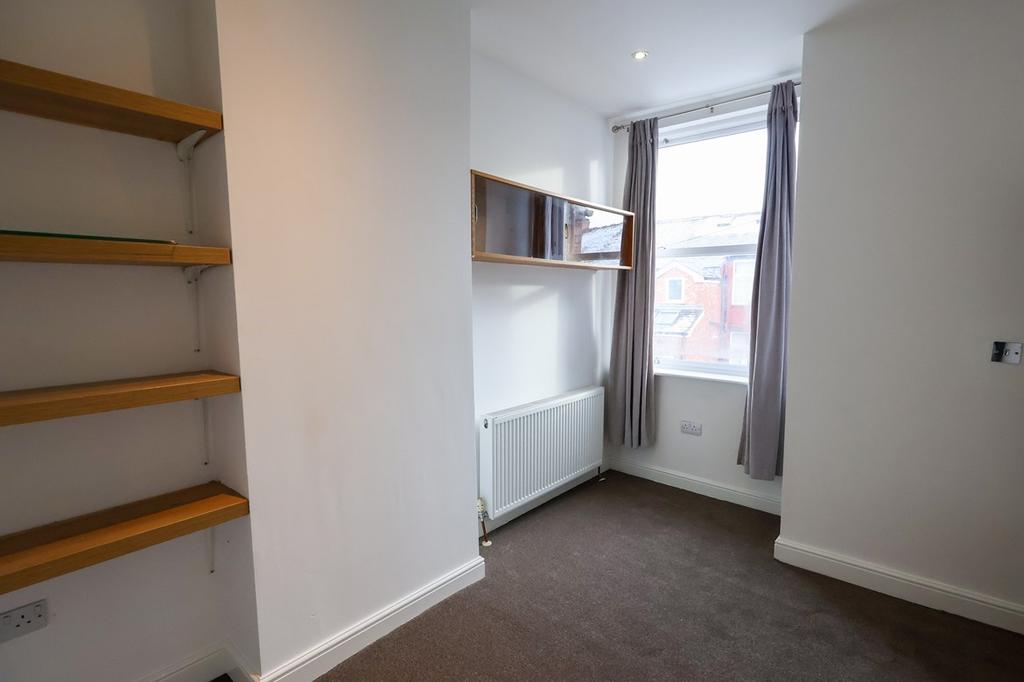 Bedroom 2 (2)