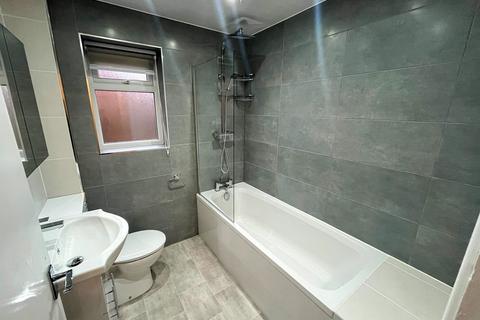 2 bedroom flat to rent, West Didsbury, Manchester M20