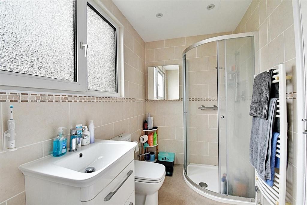Bathroom 1.jpg