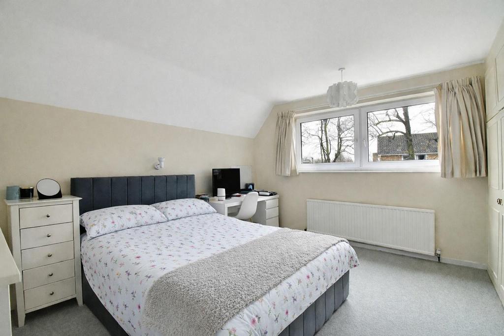 Bedroom 1 1.jpg
