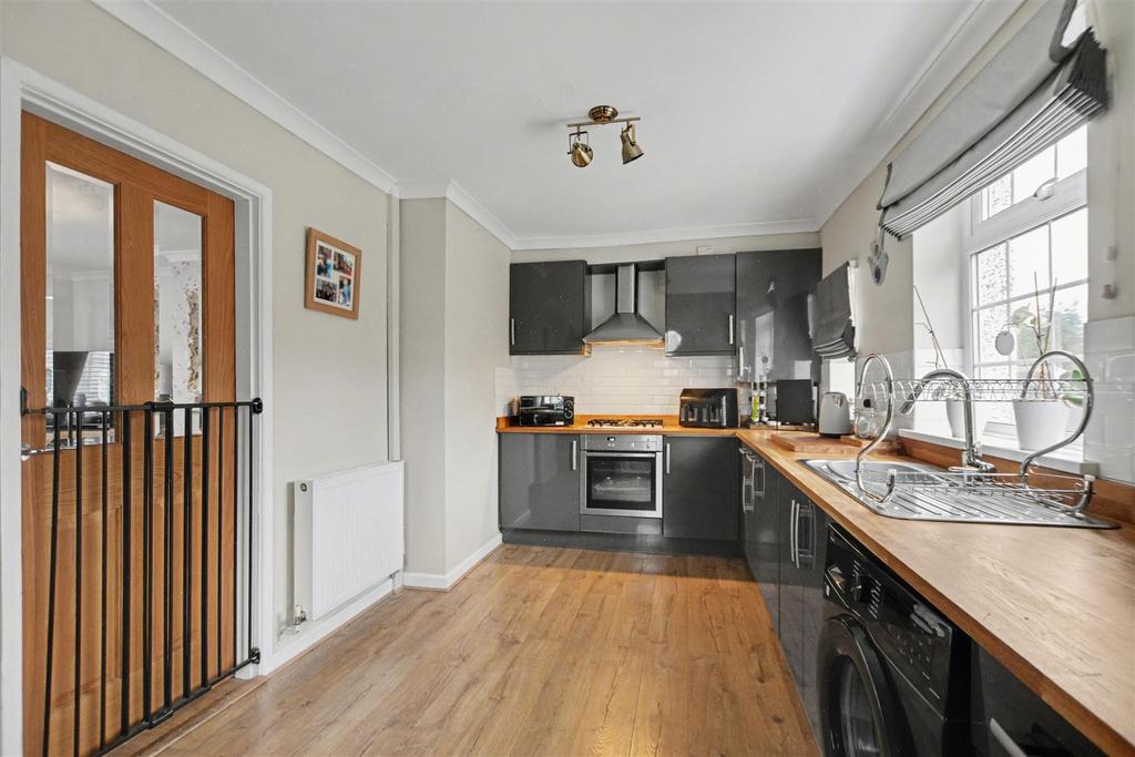 Kitchen 1.jpeg