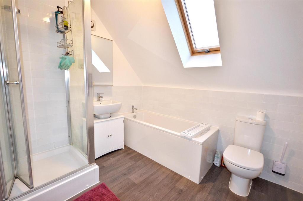 En-Suite Bathroom