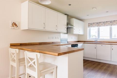 5 bedroom detached house for sale, Astral Way, Stone
