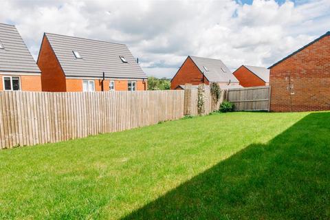 5 bedroom detached house for sale, Astral Way, Stone