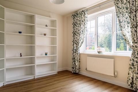 5 bedroom detached house for sale, Astral Way, Stone