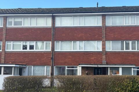 2 bedroom maisonette to rent, High Street, Shepperton, Middlesex, TW17