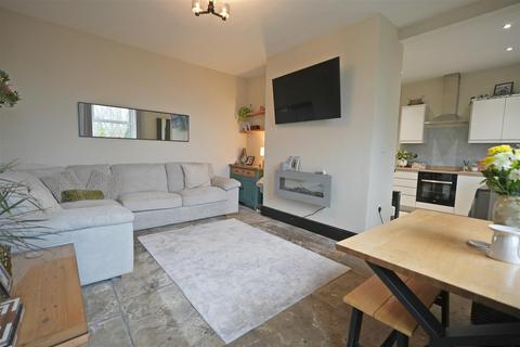 4 bedroom semi-detached house for sale, Beacon Hill Road, Halifax
