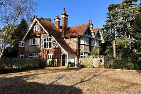 Nelson Road, POOLE, BH12