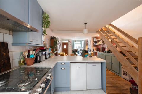 2 bedroom terraced house for sale, Hillside Grove, London N14