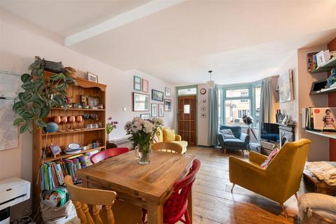 2 bedroom terraced house for sale, Hillside Grove, London N14