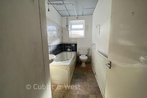 2 bedroom flat for sale, Godstone Road, Whyteleafe, Surrey