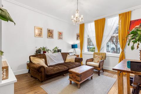 2 bedroom apartment for sale, Finchley Road, Hampstead, London, NW3