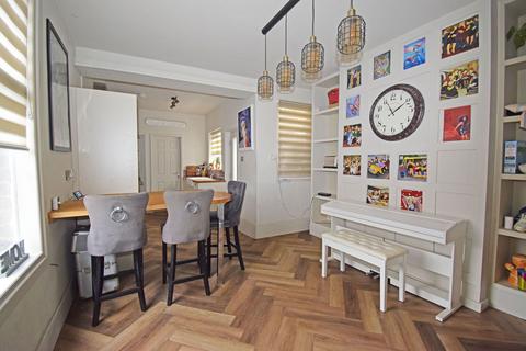 2 bedroom end of terrace house for sale, 19 Station Street, Droitwich, Worcestershire, WR9 8JD