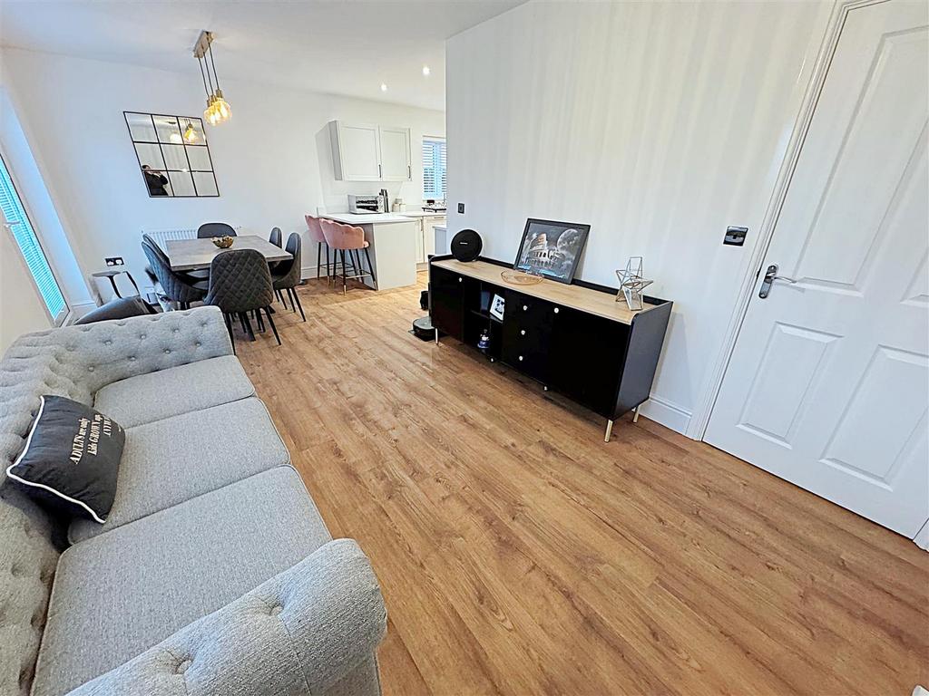 Kitchen/living/dining room