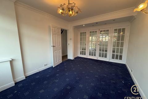 5 bedroom semi-detached house to rent, Hadley Gardens, SOUTHALL UB2