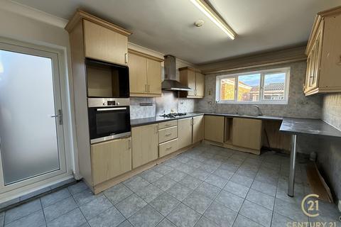 5 bedroom semi-detached house to rent, Hadley Gardens, SOUTHALL UB2