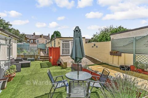 4 bedroom semi-detached house for sale, Bayford Road, Sittingbourne ME10