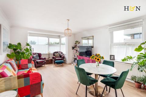 2 bedroom flat for sale, Braemore Court, Hove BN3