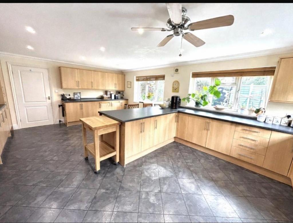 Kitchen-Breakfast Room