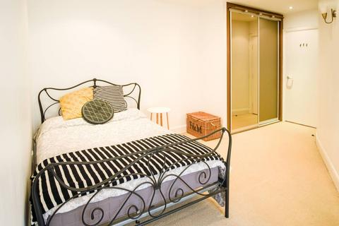 2 bedroom flat for sale, Fairfield Road, London E3