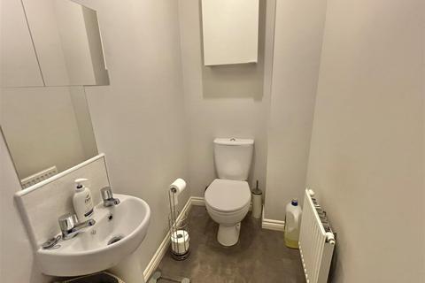 3 bedroom semi-detached house for sale, Spinning Close, Darlington
