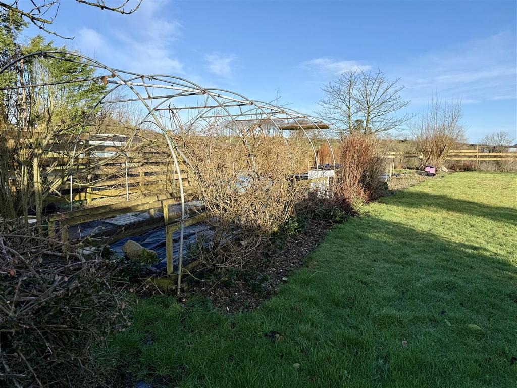 Poly tunnel