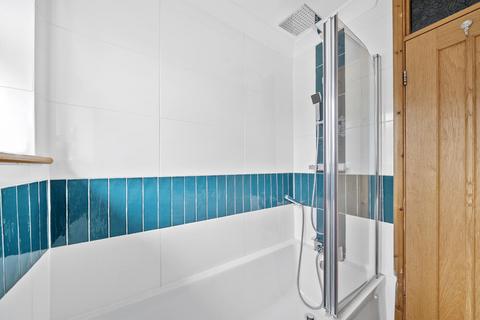 2 bedroom flat for sale, Vernon Crescent, Barnet