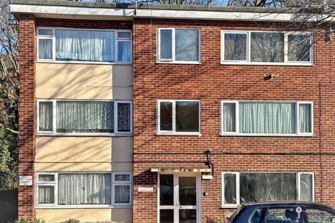 1 bedroom flat to rent, Woodside Court, Southampton, SO17