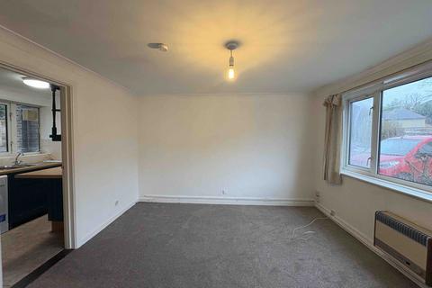 1 bedroom flat to rent, Woodside Court, Southampton, SO17