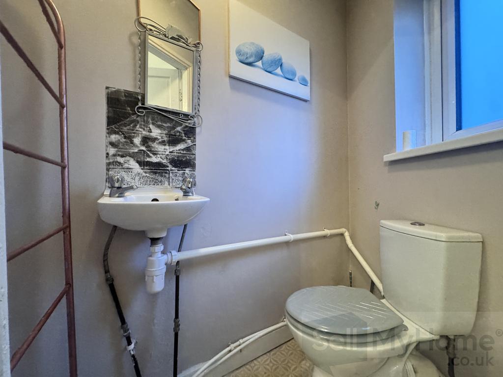 Ground floor Wc