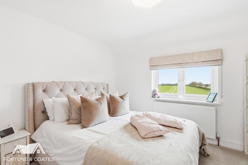 Horse Cross Cottage 8.jpg